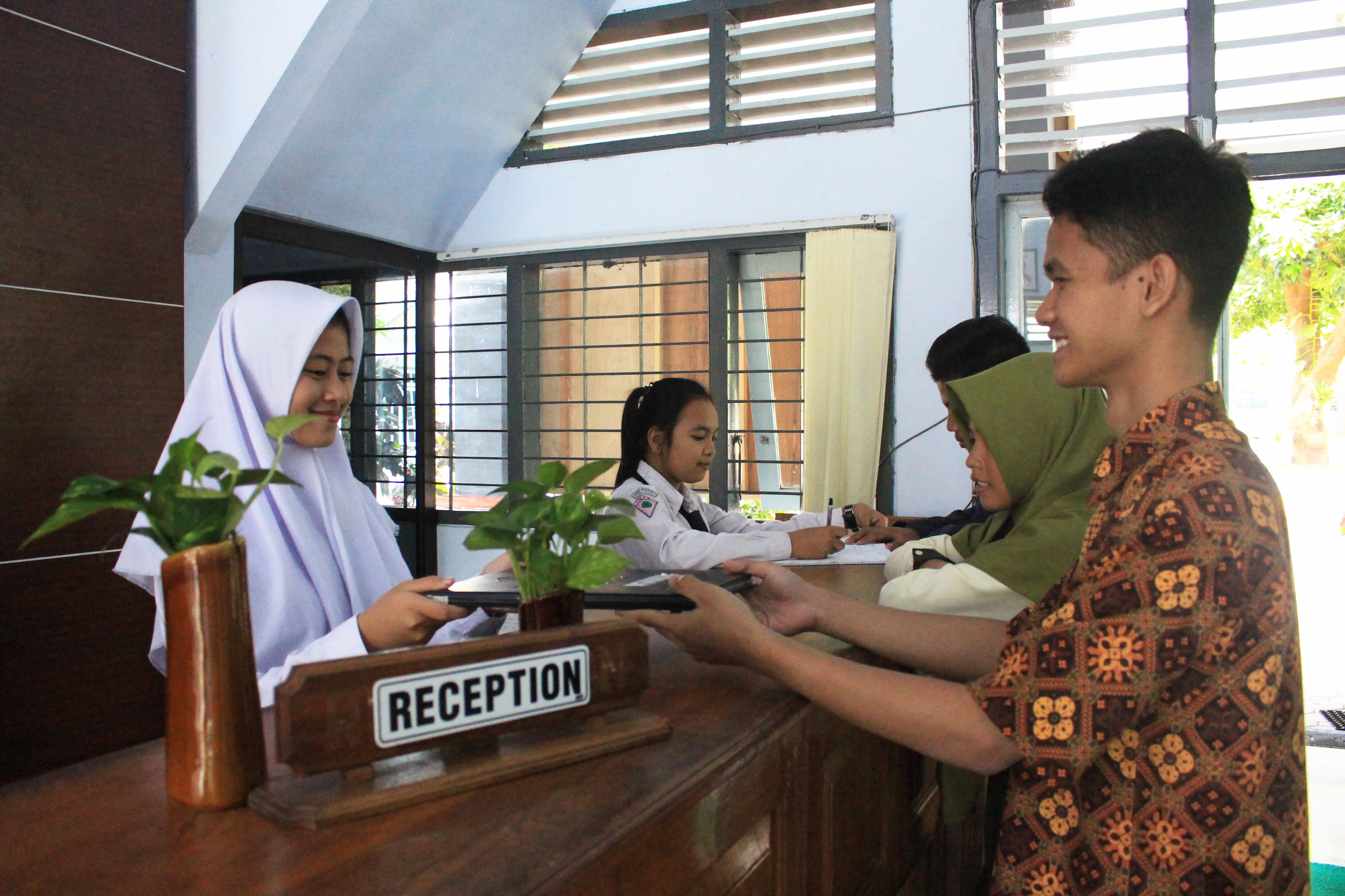 Manajemen Perkantoran & Layanan Bisnis