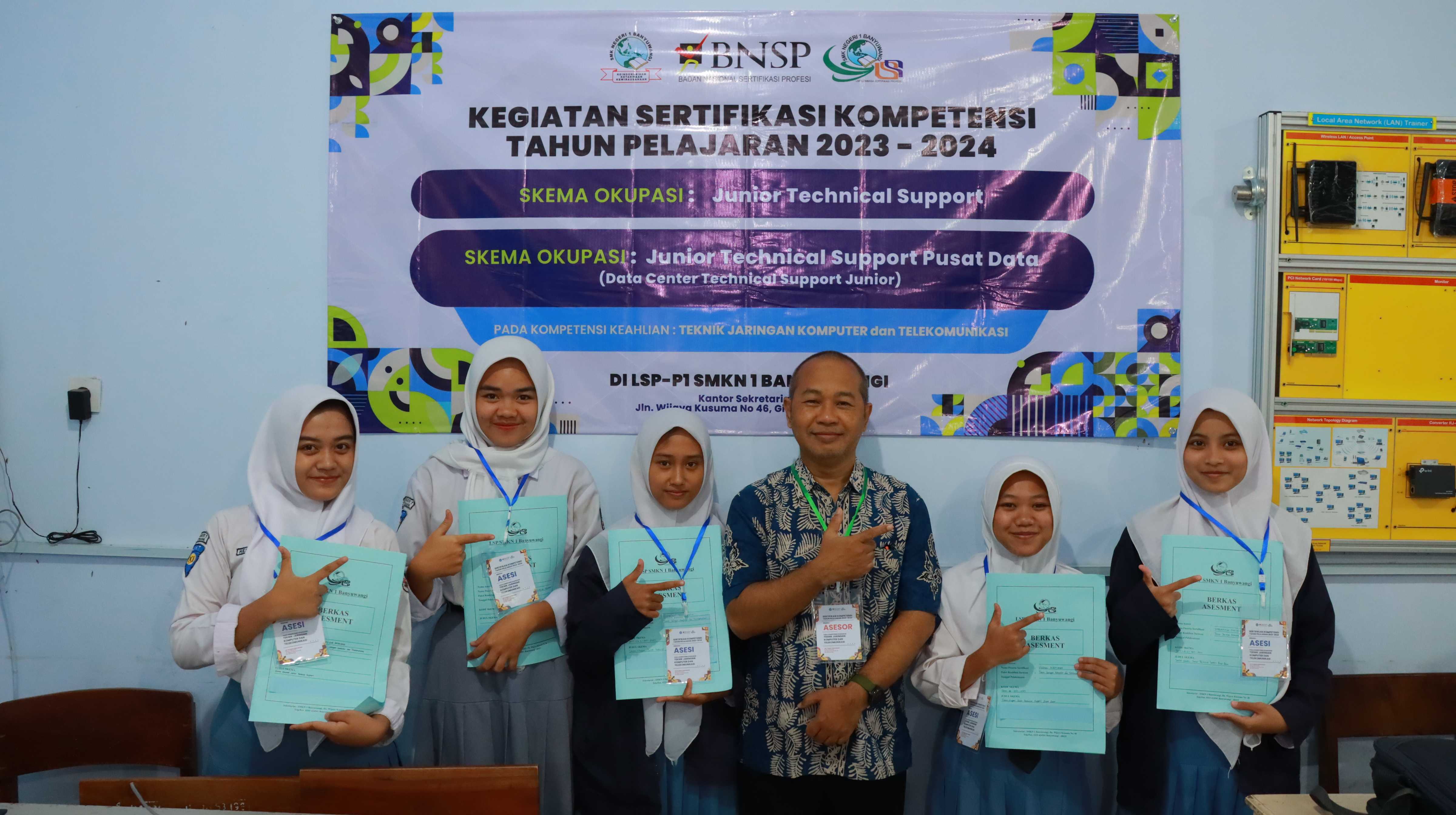 Teknik Jaringan Komputer & Telekomunikasi
